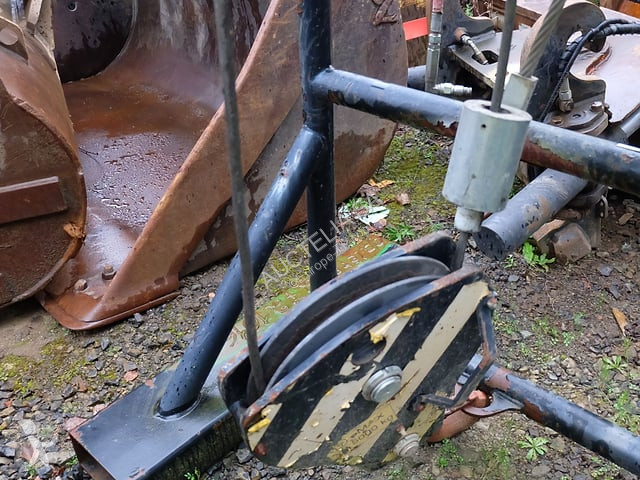 Equipamiento de manutención Manitou Treuil 5T
