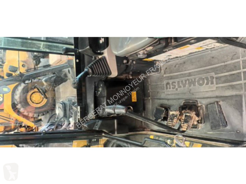 Строително оборудване Komatsu PC26MR-3
