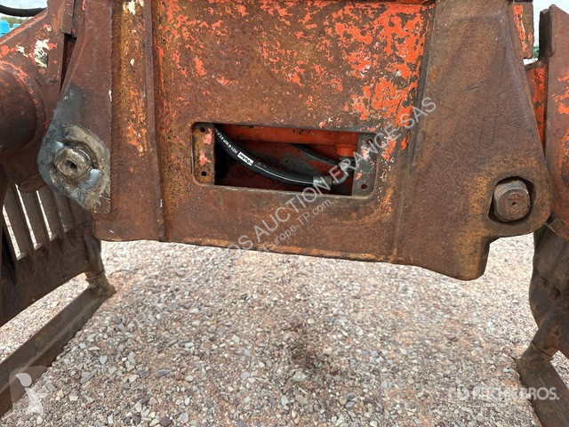 Equipamentos de obras NPK  D3500