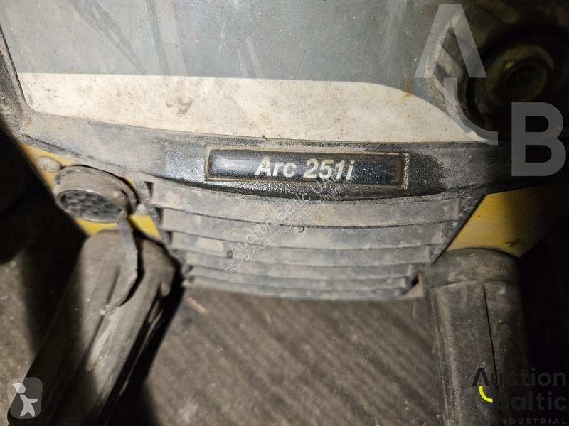 Aanbouwstukken voor bouwmachines  ARC 251i