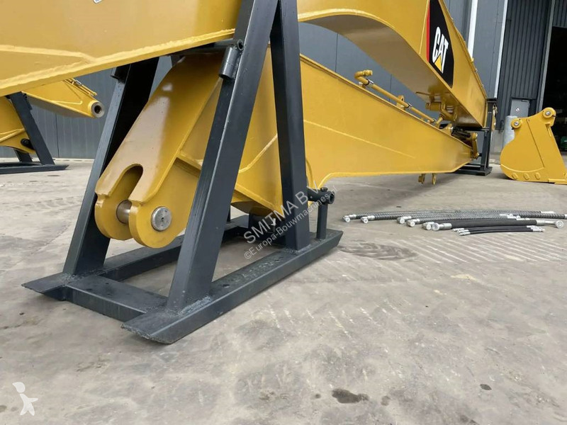 Vybavenie stavebného stroja Caterpillar 323F...