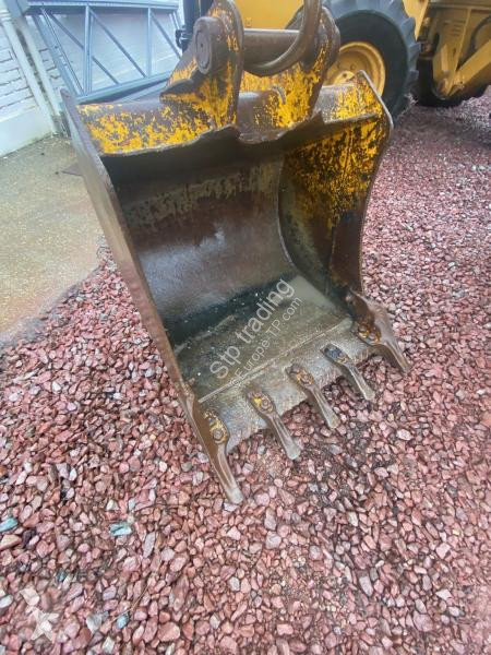 Attrezzature per macchine movimento terra JCB...