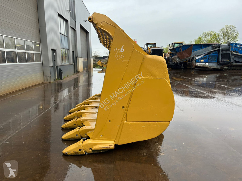 Aanbouwstukken voor bouwmachines Caterpillar...