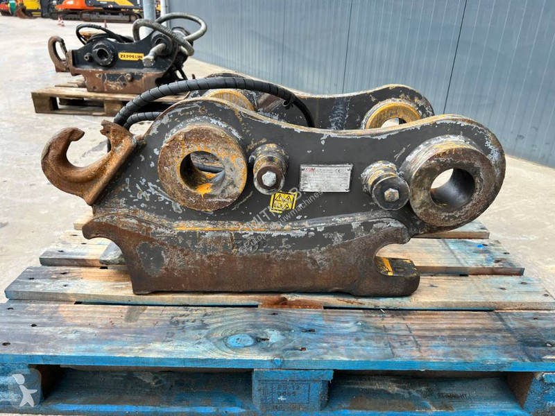 تجهيزات الأشغال العمومية SMP S70 - 320D