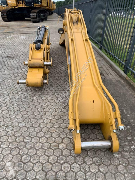 تجهيزات الأشغال العمومية Caterpillar | 323...