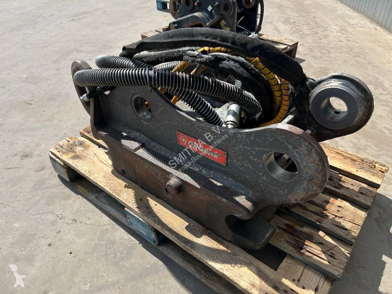 Equipamentos de obras Oilquick OQ70/55 - EC210...