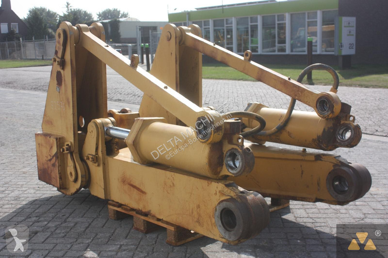 Aanbouwstukken voor bouwmachines Caterpillar...