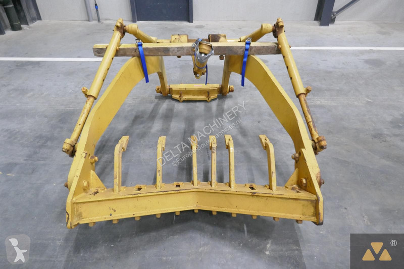 تجهيزات الأشغال العمومية Caterpillar Scarifier