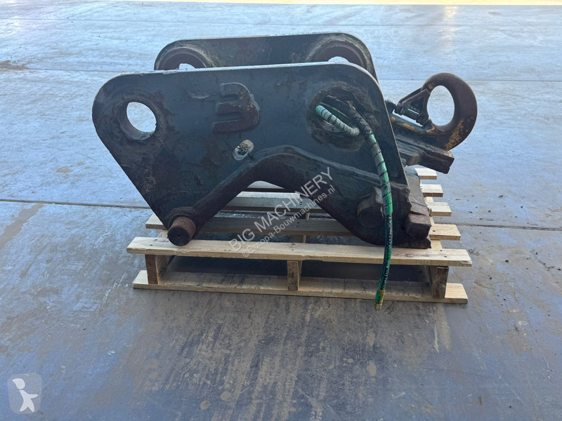 تجهيزات الأشغال العمومية  quick coupler CW30...