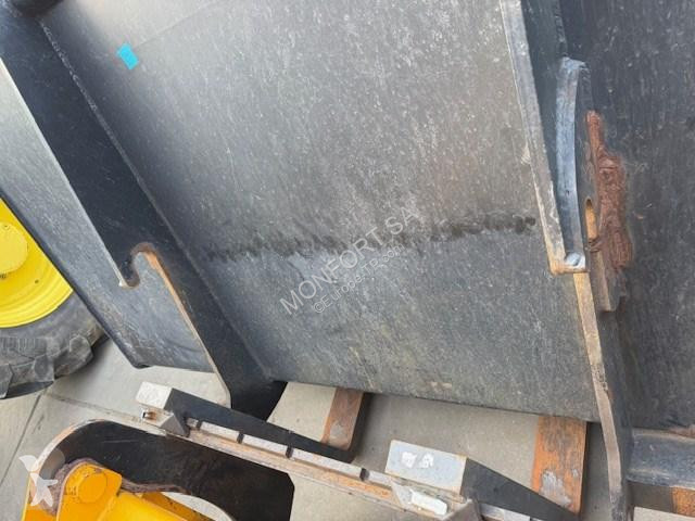 Équipements TP JCB  3200 litres 2.6 m Qfit