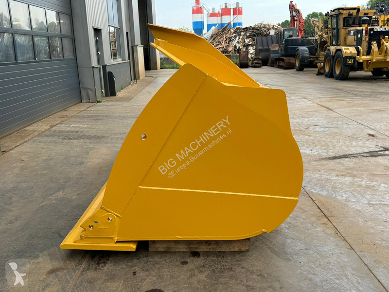 تجهيزات الأشغال العمومية Caterpillar Loader...