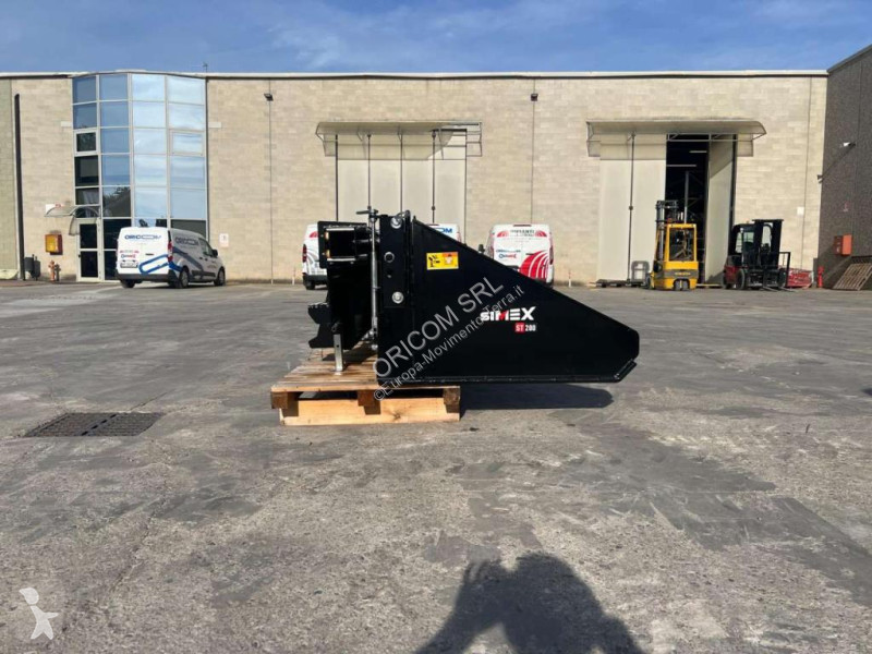 تجهيزات الأشغال العمومية Simex ST200