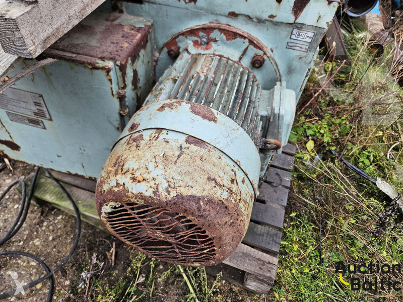 Vybavenie stavebného stroja  CKB-40-01