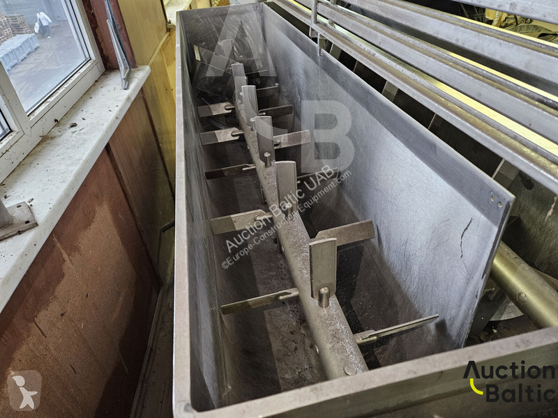 Vybavenie stavebného stroja  mixer