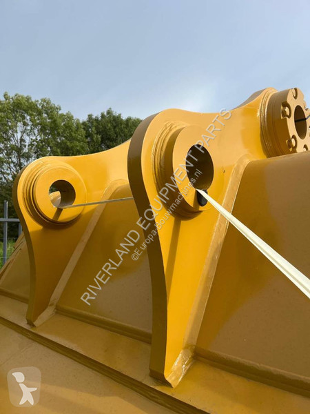 Vybavenie stavebného stroja Caterpillar 395...