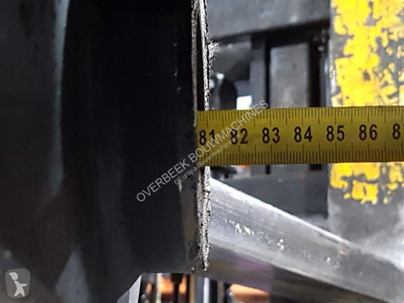 تجهيزات الأشغال العمومية Liebherr...