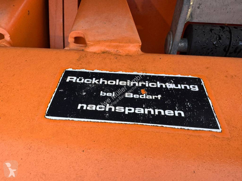 Vybavenie stavebného stroja  Schneeräumschild...