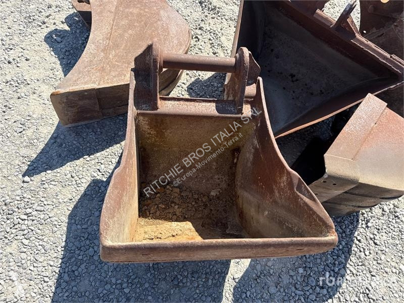 Quantity of (6) Excavator Bucket machinery...