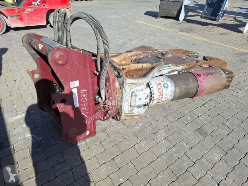 Equipamentos de obras Demarec DCC40-A