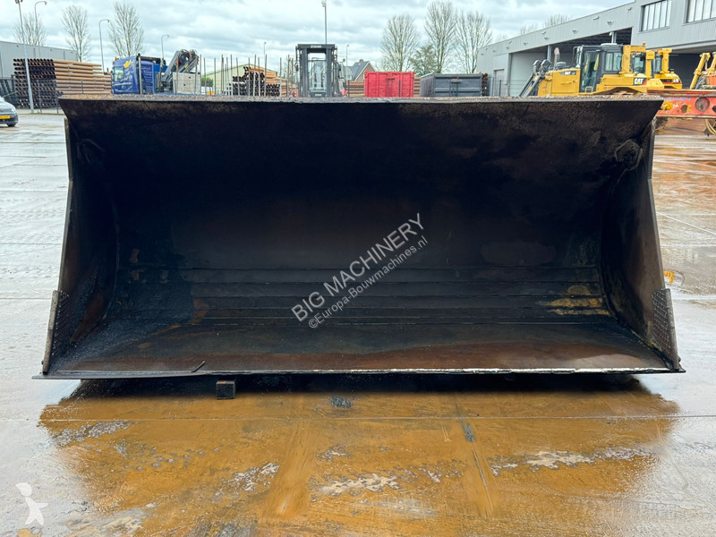 Aanbouwstukken voor bouwmachines Caterpillar...