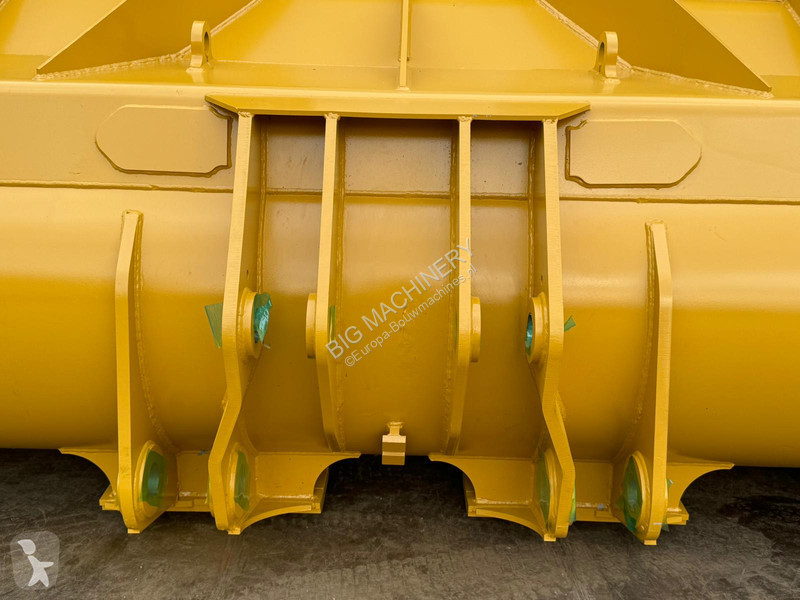 تجهيزات الأشغال العمومية Caterpillar Loader...