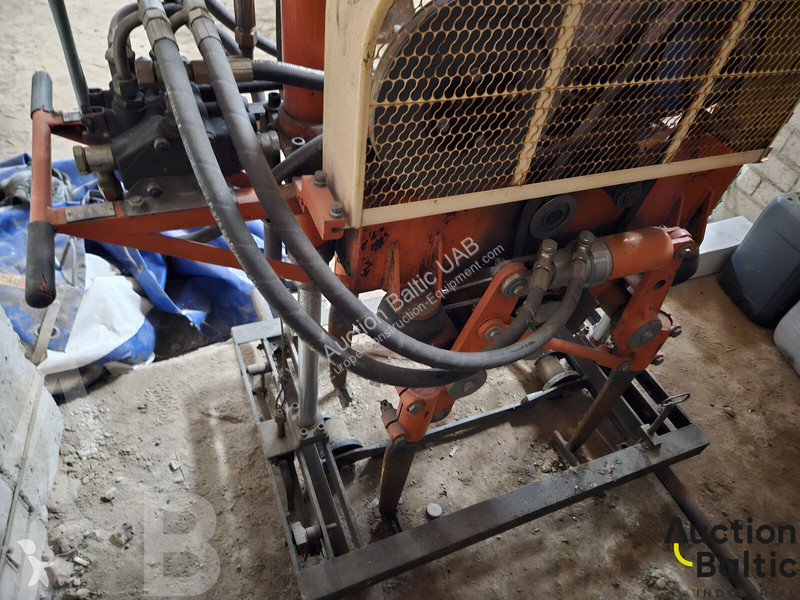 Vybavenie stavebného stroja  tamping machine