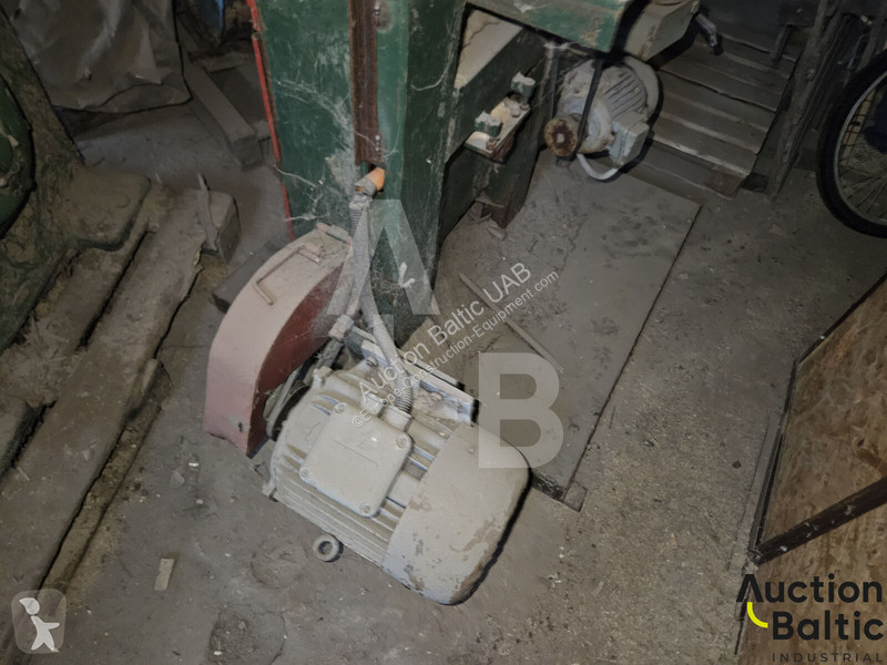 Vybavenie stavebného stroja  band saw