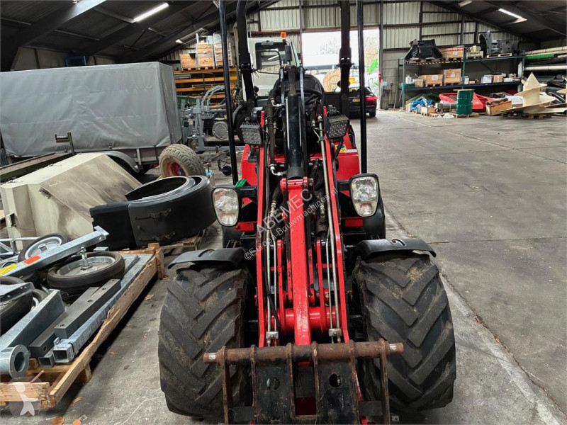 Vybavenie stavebného stroja Manitou MLA3-35H