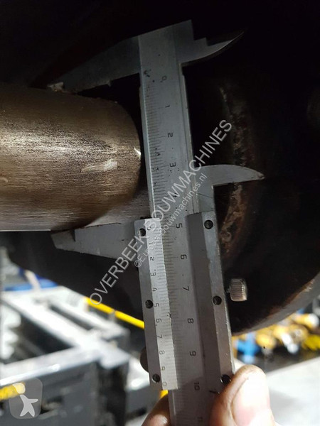 تجهيزات الأشغال العمومية Liebherr...