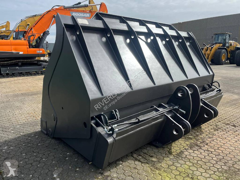 تجهيزات الأشغال العمومية Volvo L180 high tip...