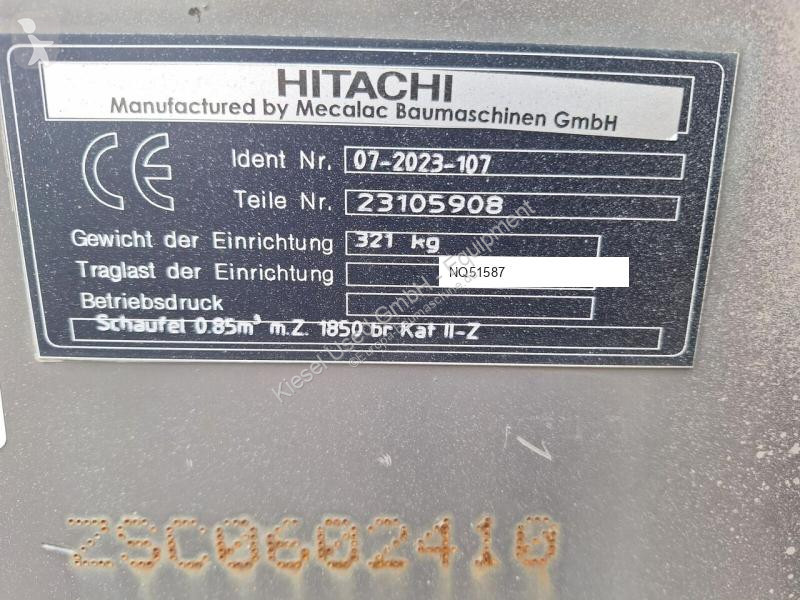 Vybavenie stavebného stroja Hitachi...